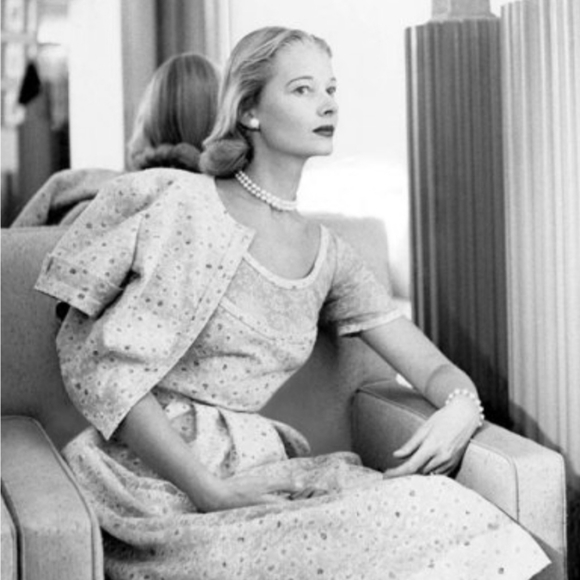 "Fashion is ephemeral, but style is eternal." - Picture 8 of 10